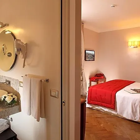 Vivaldi Luxury Hotell 3*