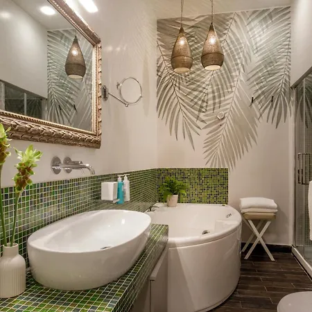 Vivaldi Luxury Hotel 3*