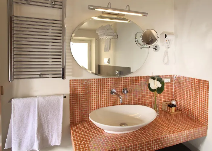 Vivaldi Luxury Hotel 3*