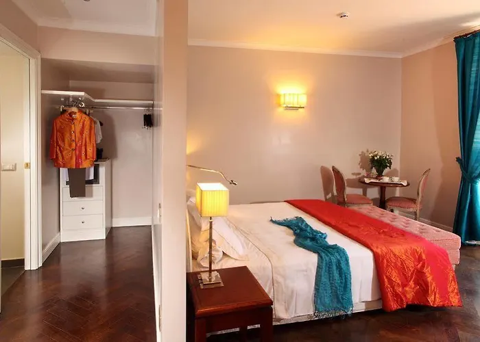 Vivaldi Luxury Hotel 3*