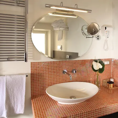 Vivaldi Luxury מלון 3*